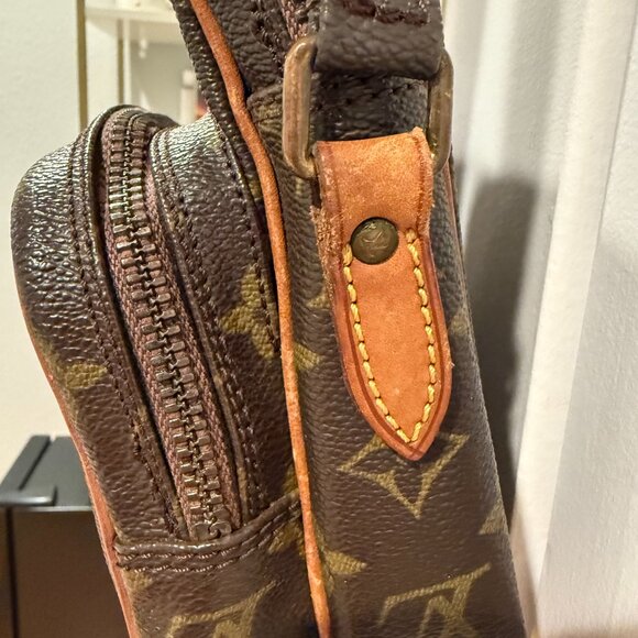 Louis Vuitton Vintage Amazon Crossbody - Picture 5 of 16
